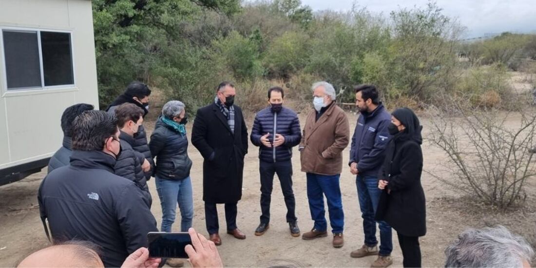 Fiscalía de Nuevo León visitó el lugar de excavación e inspección pericial en Escobedo, donde se han encontrado personas sin vida.