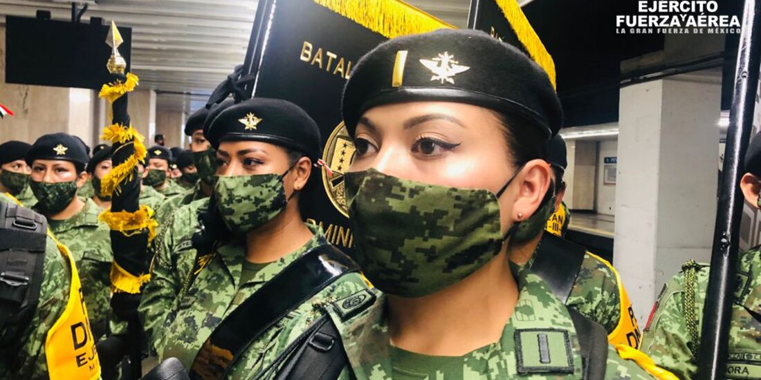 Algunos elementos de las fuerzas armadas de la CDMX, utilizaron el Metro como medio para transportarse al Desfile Militar 2021