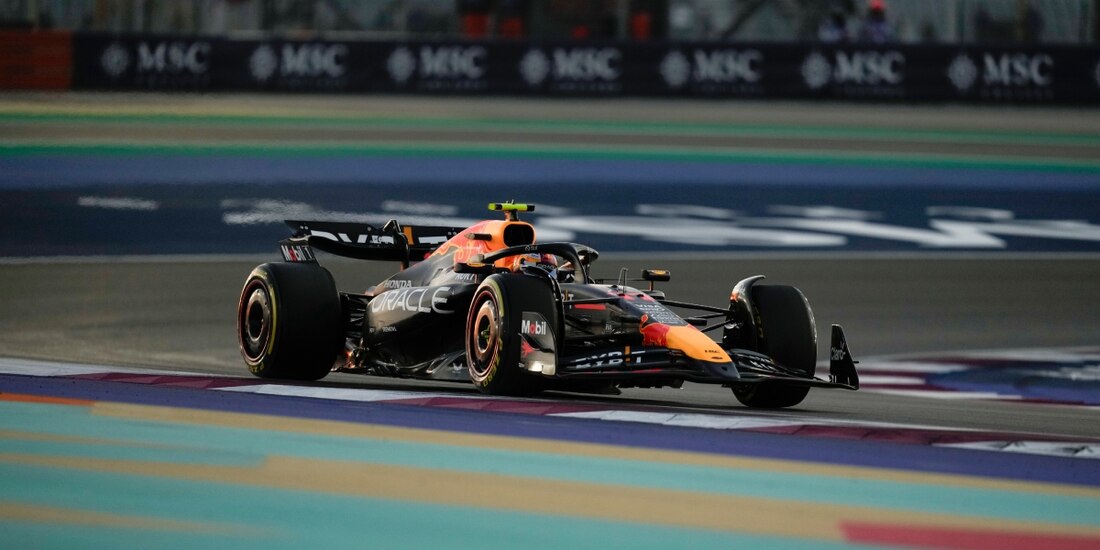Checo Pérez en el Gran Premio de Qatar de F1