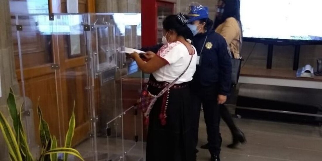 A través de sus redes sociales, la SCJN compartió fotografías en donde muestran que sí se le permitió el acceso a "Marichuy".