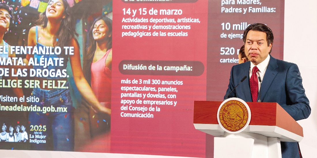 El secretario de Educación, Mario Delgado, ayer, en conferencia de prensa.