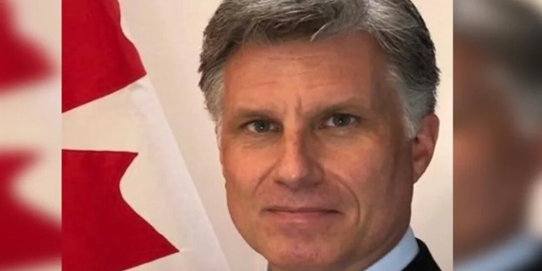 El diplomático canadiense.