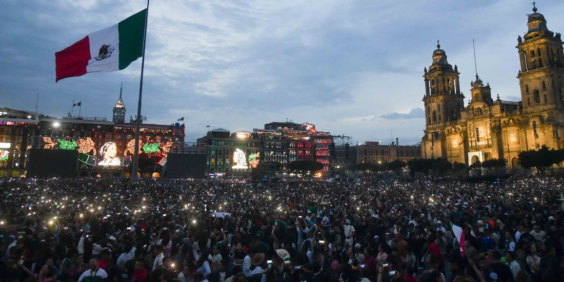 El Zócalo de la Ciudad de México durante las celebraciones por el 216 aniversario de la Independencia, el 15 de septiembre de 2026.