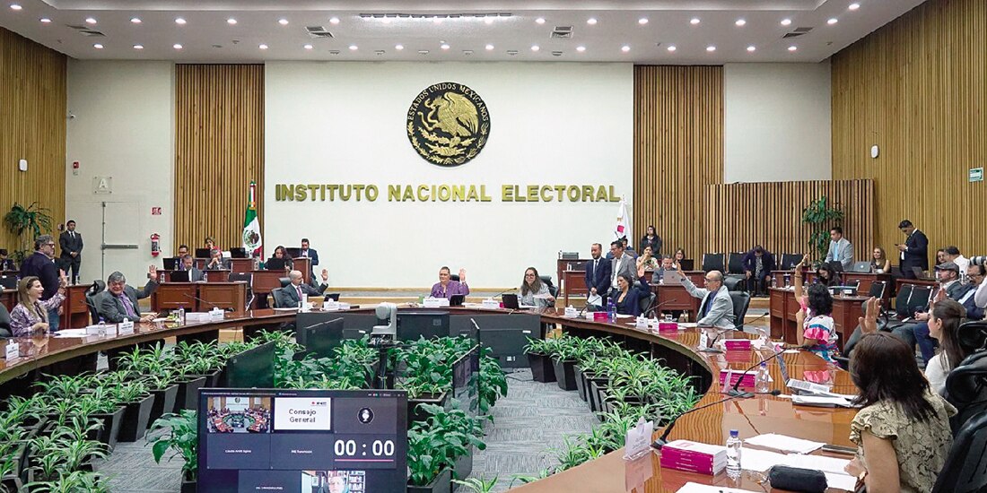 El Instituto Nacional Electoral (INE) aprobó los nuevos modelos de distribución y pautas para la transmisión de mensajes electorales en radio y televisión para los comicios del Poder Judicial de la Federación (PJF) y locales.