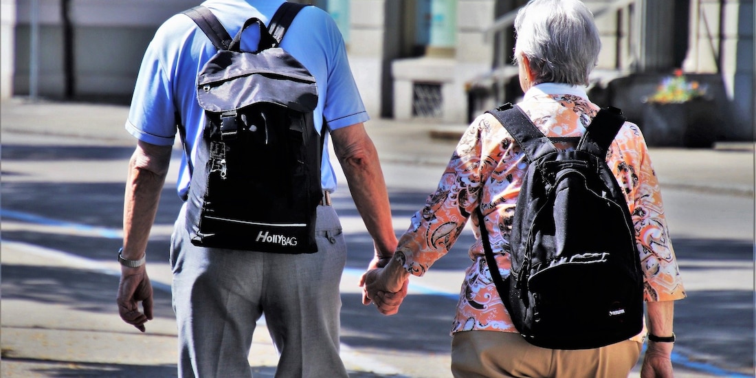 Las personas adultas mayores deben acudir por su voluntad.
