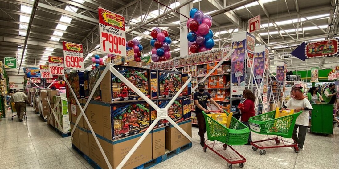 Suspenden venta desde ayer y hasta mañana para evitar aglomeraciones en semáforo rojo; autoridad niega prohibición