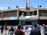 Personas adelantan su visita a la Basílica de Guadalupe ante su cierre de puertas el próximo 12 de diciembre.