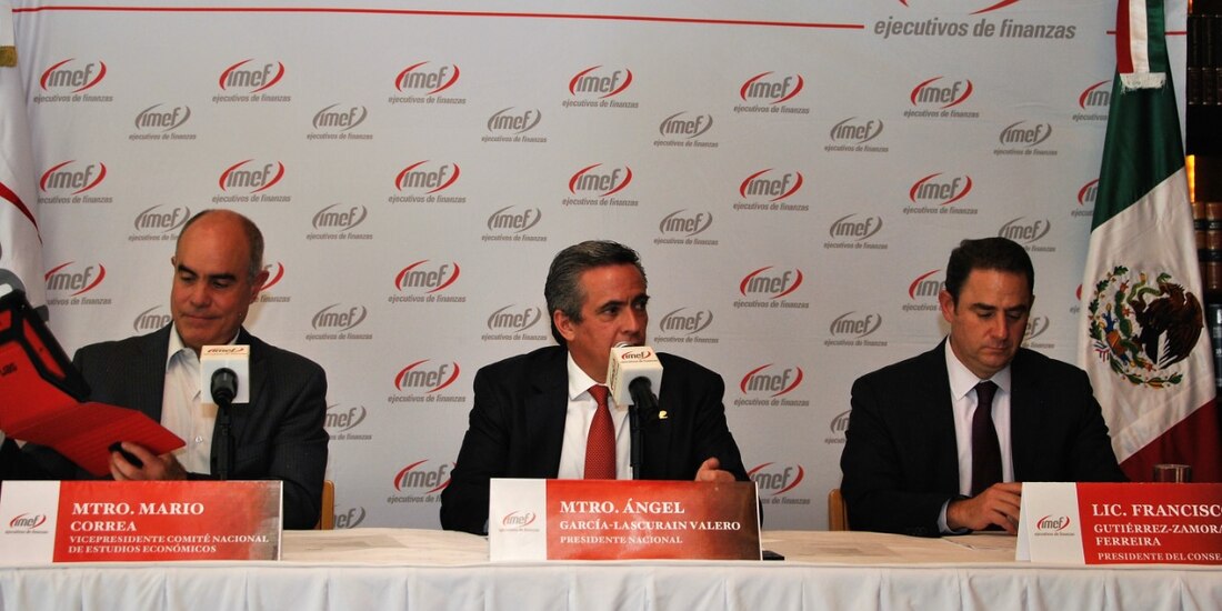 El IMEF habló sobre el entorno económico mundial y del país en conferencia.