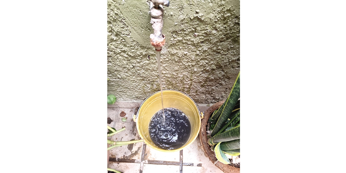 El líquido sale turbio de la red pública.