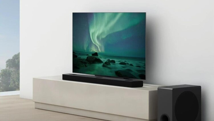 Gracias a la tecnología Triple Sound Technology de LG, que incluye el primer altavoz triple ascendente del mundo, las barras de sonido 2023 ofrecen una reproducción de sonido precisa