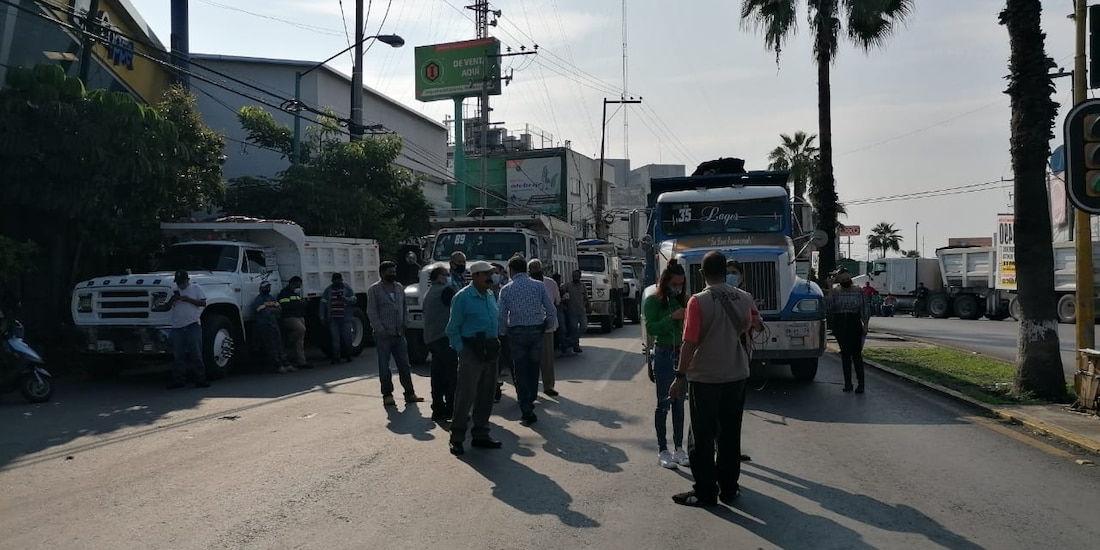 Por inseguridad, transportistas de Morelos se manifiestan en Cuernavaca