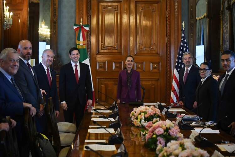 Claudia Sheinbaum, presidenta de México, y Marco Rubio, secretario de Estado de los Estados Unidos, durante la reunión que sostuvieron en Palacio Nacional