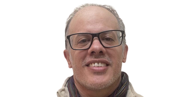 Cuando decidí abordar a Messi entendí que tenía que ir a su origen. Viajé a Rosario y estuve semanas haciendo trabajo de campo para entender al niño Lionel Messi. Me interesaba reconstruir cómo se forma un niño que soñaba con ser futbolista, sin saber que se convertiría en uno de los mejores de la historia”