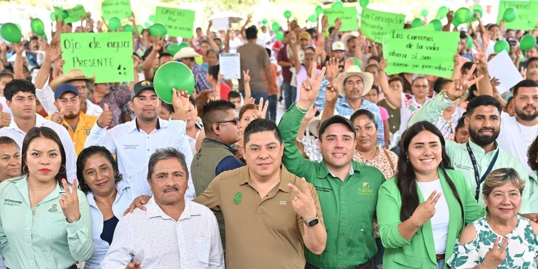 En la imagen el Gobernador constitucional.
