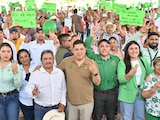 En la imagen el Gobernador constitucional.