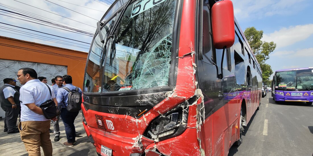 Accidente del Metrobús este martes 27 de agosto.