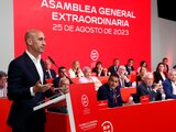 El presidente de la federación española de futbol, Luis Rubiales, durante una asamblea extraordinaria de la entidad, el viernes 25 de agosto de 2023, en Las Rozas, España.