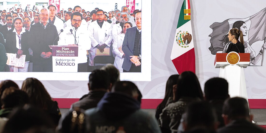 La mandataria y, vía remota, el director del IMSS y el gobernador de Michoacán, ayer