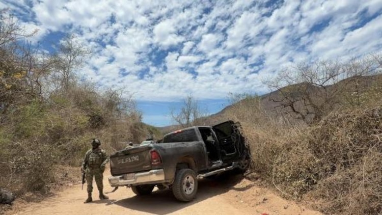 Aunque presuntos generadores de violencia escaparon, los elementos inspeccionaron el vehículo.
