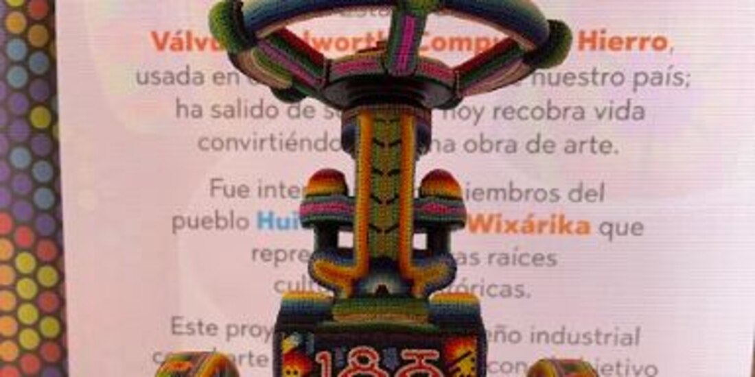 El evento sirvió de foro para dar a conocer el trabajo de artesanos huicholes.