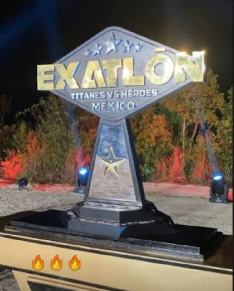 El trofeo del ganador de la cuarta temporada de Exatlón México