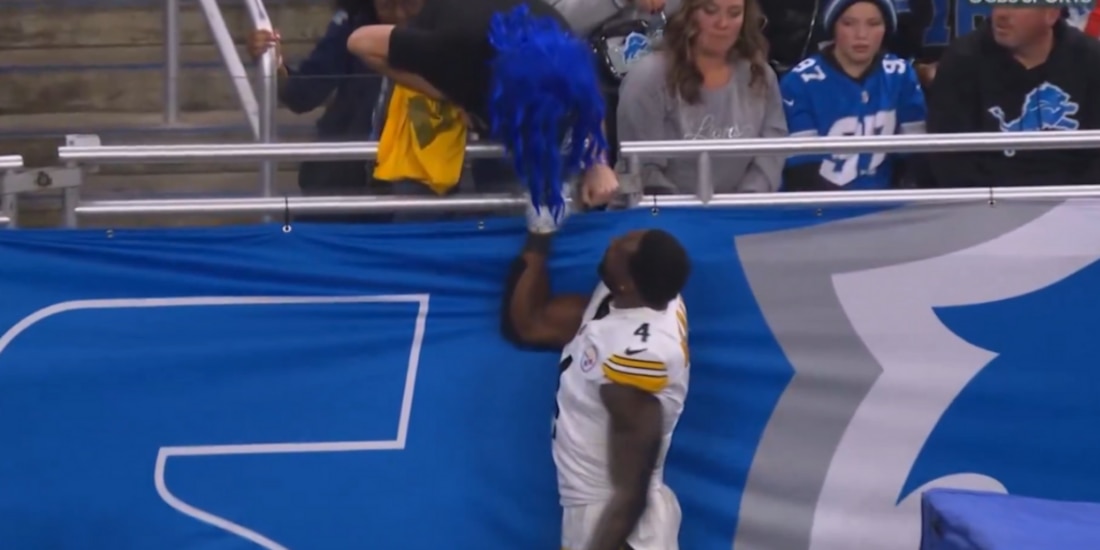 DK Metcalf golpeó en la cara a un aficionado.