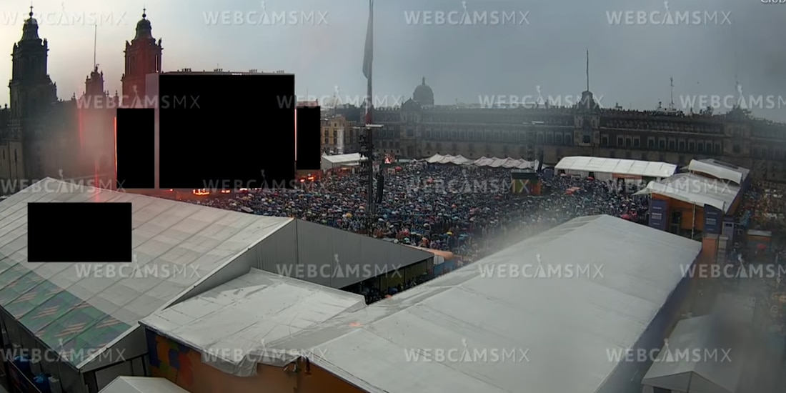 Zócalo de la Ciudad de México, abarrotado previo al partido de México contra Inglaterra.