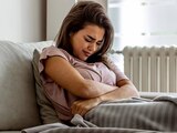 La endometriosis provoca un dolor muy fuerte en el área pélvica.