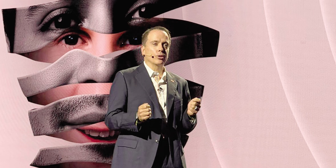 Daniel alegre, CEO de TelevisaUnivision, en la presentación.