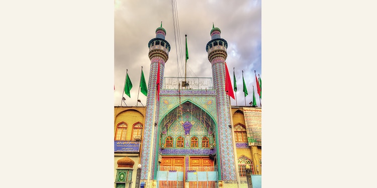 Mezquita en el centro de la ciudad de Teherán.
