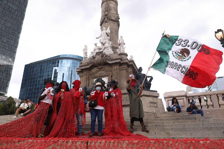 Colectivos colocaron el antimonumento el domingo pasado