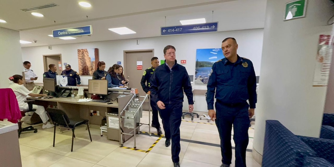 Pablo Vázquez, titular de la SSC-CDMX, visitó a los 14 policías que siguen recibiendo atención médica tras hechos del 15N.