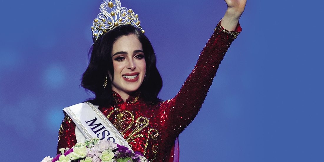 Fátima Bosch llora de emoción, ayer,
al llevarse la corona