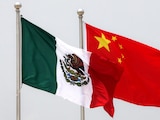 Banderas de México y China, en una fotografía ilustrativa.