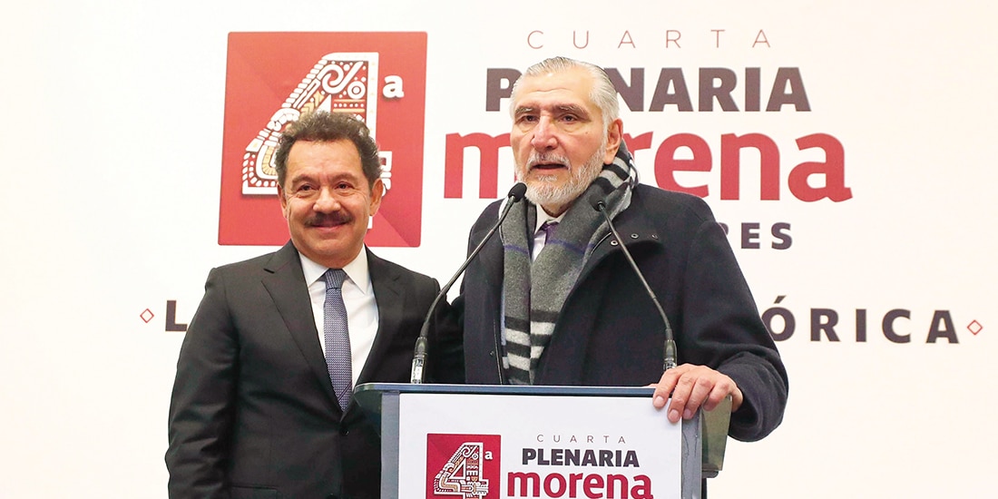 Los senadores Ignacio Mier y Adán Augusto López, en la reunión plenaria de Morena en febrero de 2026