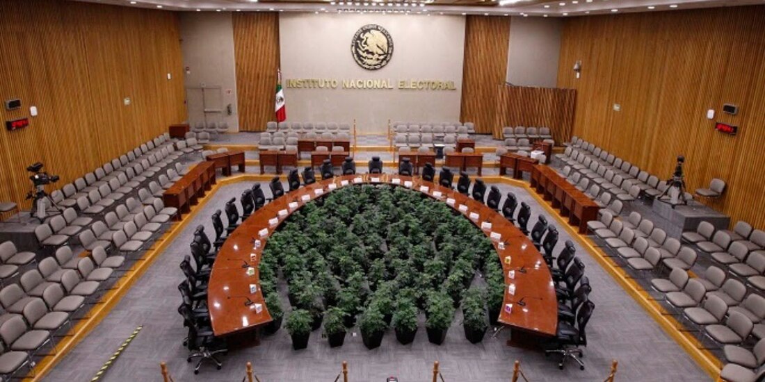 Diversos actores políticos se han pronunciado por una reforma al INE.