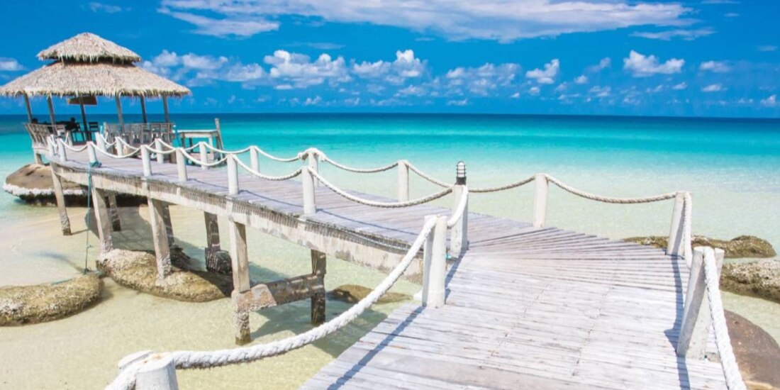 Koh KOod sorprende con la belleza de sus playas y cascadas.