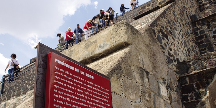 Turistas de distintos países, entre estos Colombia, Alemania, Brasil y Vietnam, se dieron cita desde temprano, pero demoraron en darles el acceso. Después de horas sin saber si podrían ingresar, disfrutaron de su estancia en el sitio Patrimonio de la Humanidad.