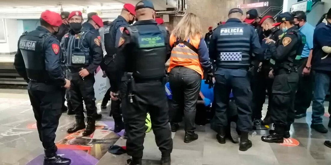 Al lugar acudieron cuerpos de emergencia quienes canalizaron al afectado por vía aérea al Hospital General Balbuena en la alcaldía Venustiano Carranza