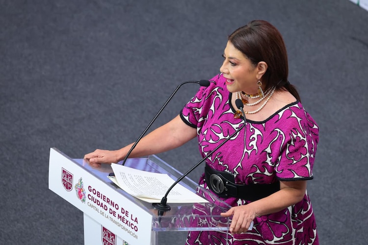 La administración capitalina registró una inversión pública de 17 mil millones de pesos destinada a obras e infraestructura, destacó Brugada Molina.
