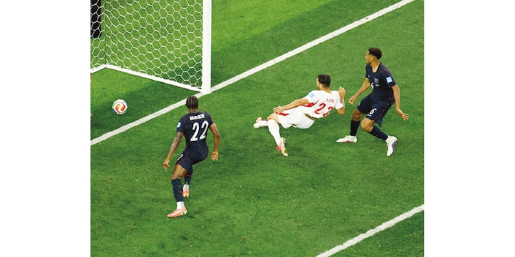 KAAN AYHAN consigue su agónica diana en Los Ángeles, anoche