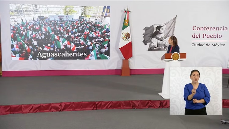 Proyección de video en Palacio Nacional.