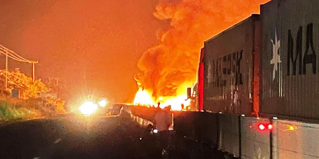 Las autoridades aún desconocen el nombre del occiso del accidente ocasionado en la autopista Veracruz-Xalapa.