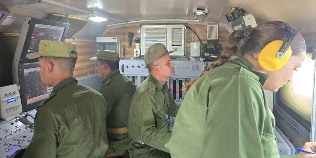 Fotografía de los ejercicios de preparación para el combate que se llevaron a cabo en Cuba.