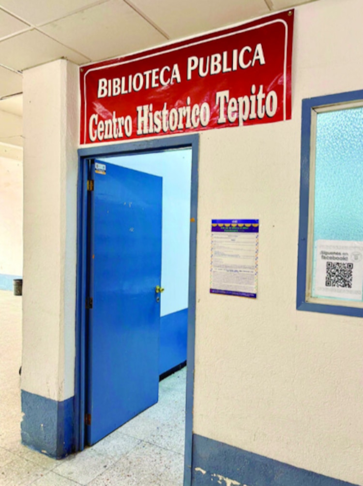 Biblioteca Centro Histórico Tepito │ la mitad de su catálogo no sirve y hay ejemplares deshojados.