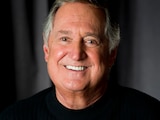 Retrato del cantautor Neil Sedaka en 2012