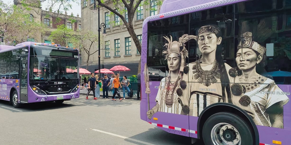 Autobuses del Centrobús circulan por calles del primer cuadro, ayer
