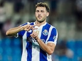 Santiago Giménez marca su segundo gol con el Porto