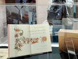 LIBROS que forman parte de la exposición dedicada al historiador, ayer.