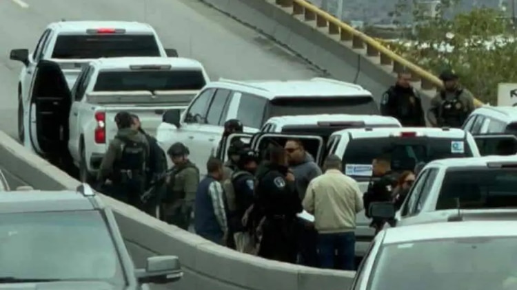 Fotografía difundida en medios que presuntamente retrata el operativo en donde fue detenido César Jáuregui.